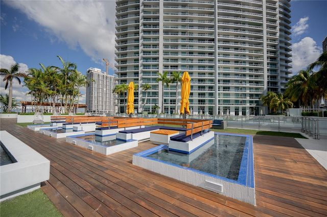 92 SW 3rd St 3411, Miami, FL 33130
