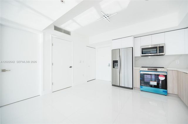 92 SW 3rd St 3411, Miami, FL 33130