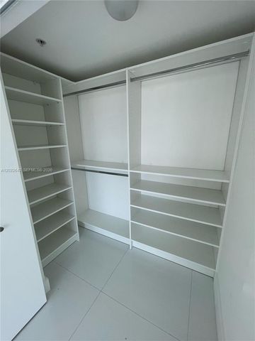 92 SW 3rd St 3411, Miami, FL 33130