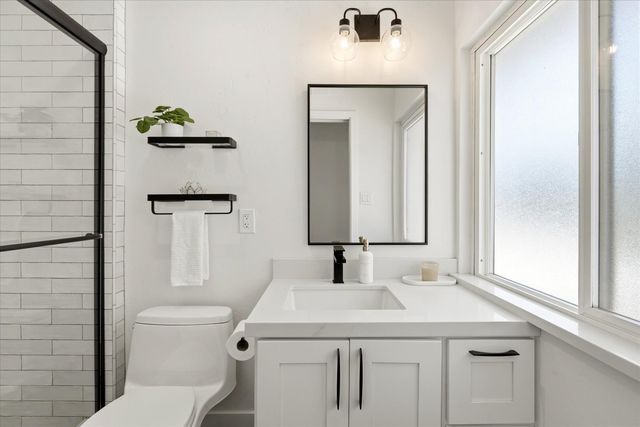 315 Evelyn Ave, Roseville, CA 95678