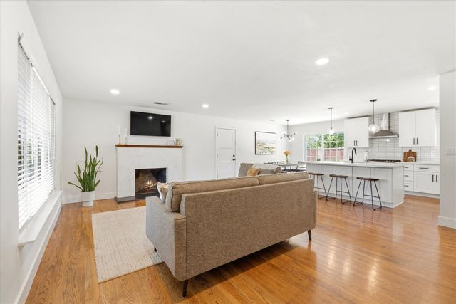 315 Evelyn Ave, Roseville, CA 95678