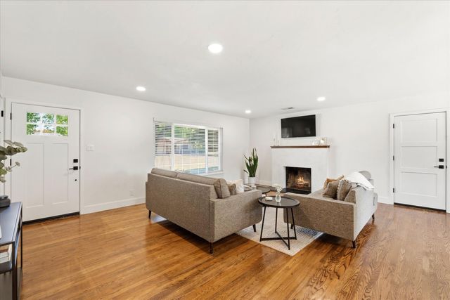 315 Evelyn Ave, Roseville, CA 95678