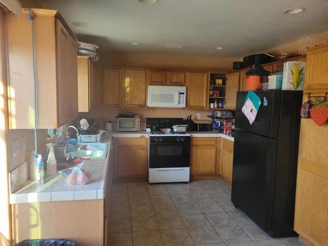 1330 Shore Manor, Thermal, CA 92274