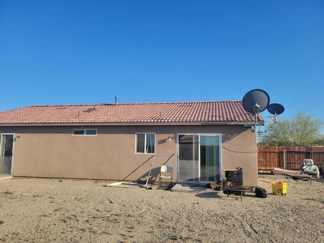 1330 Shore Manor, Thermal, CA 92274