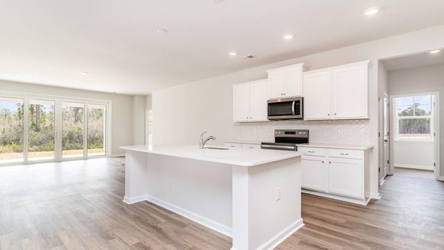 7031 Cinnamon Dr, Conway, SC 29526