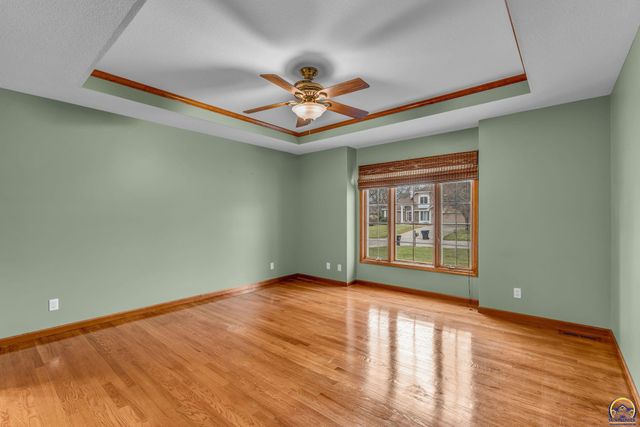 3210 SW Mowbray RD, Topeka, KS 66614