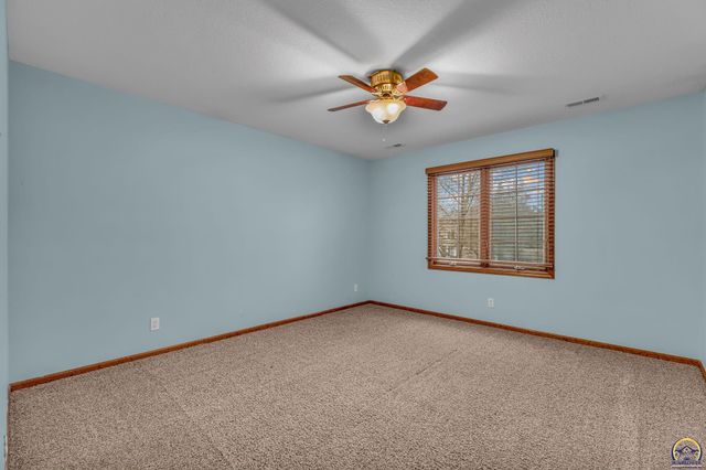 3210 SW Mowbray RD, Topeka, KS 66614