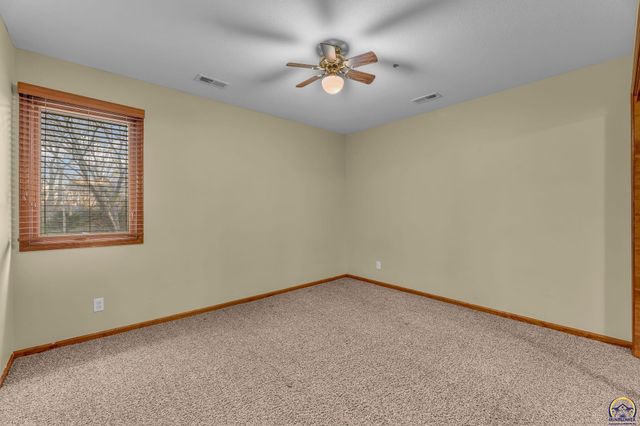 3210 SW Mowbray RD, Topeka, KS 66614