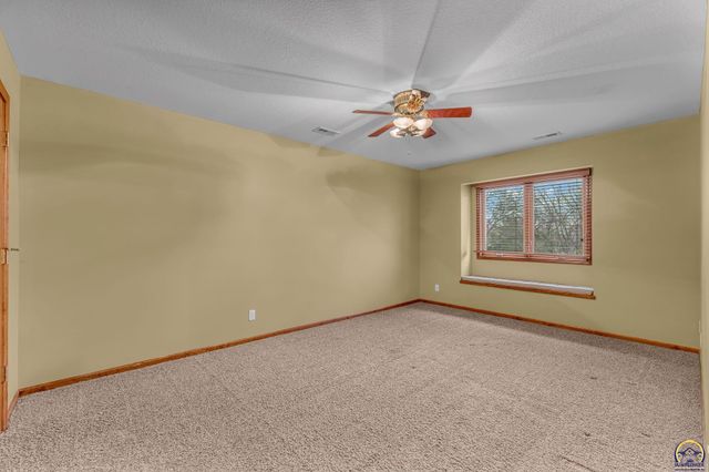 3210 SW Mowbray RD, Topeka, KS 66614