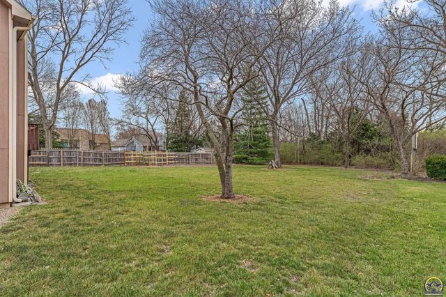 3210 SW Mowbray RD, Topeka, KS 66614