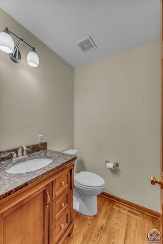 3210 SW Mowbray RD, Topeka, KS 66614