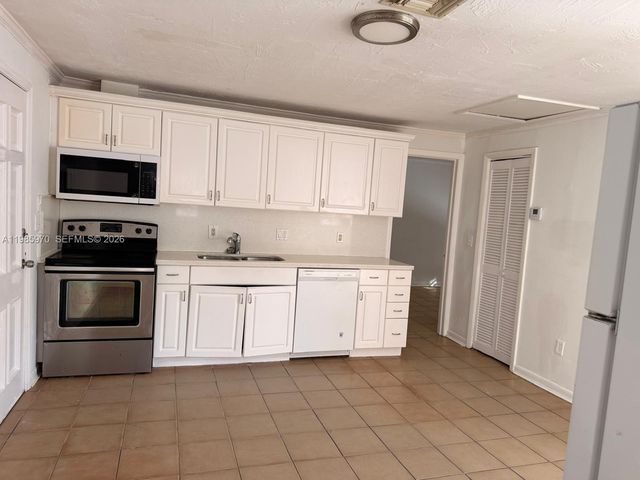 409 NW 33rd St 1, Miami, FL 33127