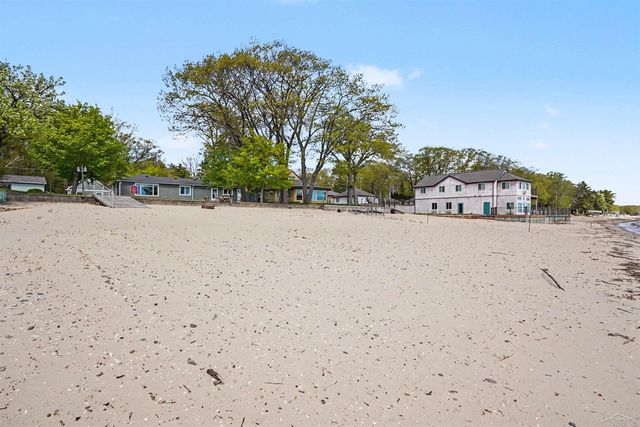 1220 N Huron Road, Tawas City, MI 48763