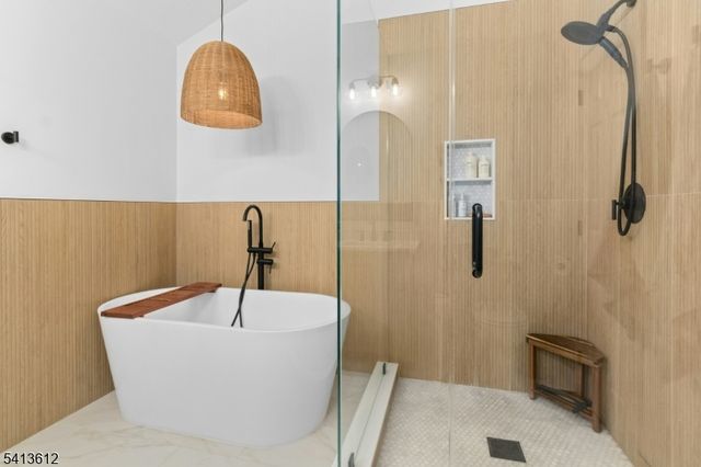 5 WINTERS COURT, Clark Twp., NJ 07066