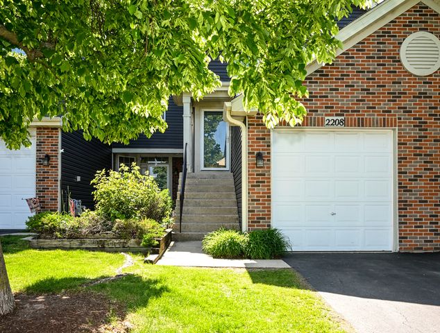 2208 Lake Ridge Drive 2208, Glendale Heights, IL 60139