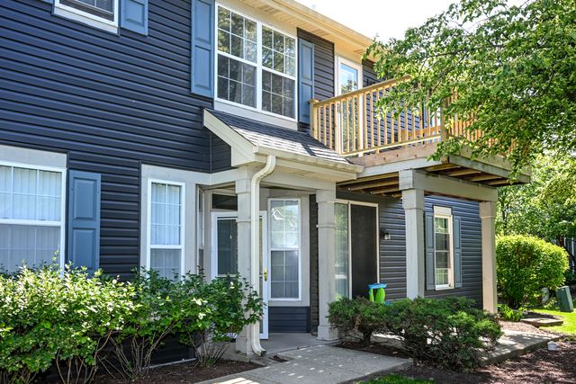 2208 Lake Ridge Drive 2208, Glendale Heights, IL 60139