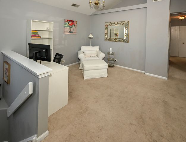 2208 Lake Ridge Drive 2208, Glendale Heights, IL 60139