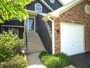 2208 Lake Ridge Drive 2208, Glendale Heights, IL 60139