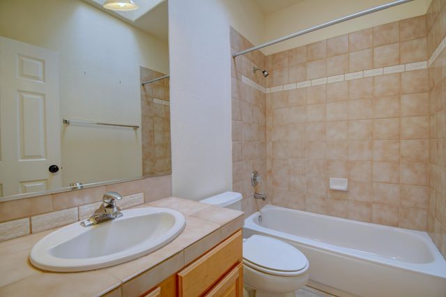 5607 Bosque Vista Drive NE, Albuquerque, NM 87111