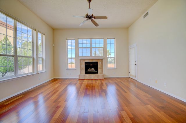 5607 Bosque Vista Drive NE, Albuquerque, NM 87111