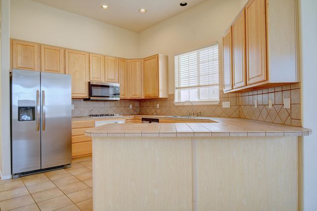 5607 Bosque Vista Drive NE, Albuquerque, NM 87111