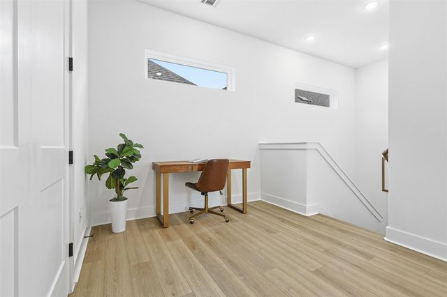 8914 Sunshine Laverne Lane, Houston, TX 77080