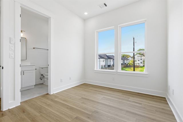 8914 Sunshine Laverne Lane, Houston, TX 77080