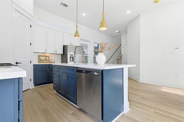 8914 Sunshine Laverne Lane, Houston, TX 77080