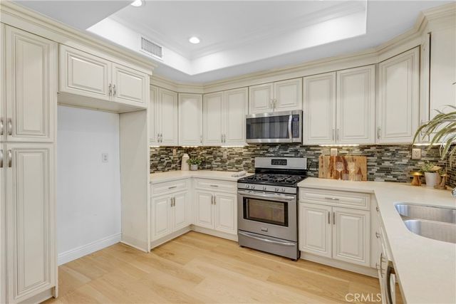 19784 Yosemite Circle, Porter Ranch, CA 91326