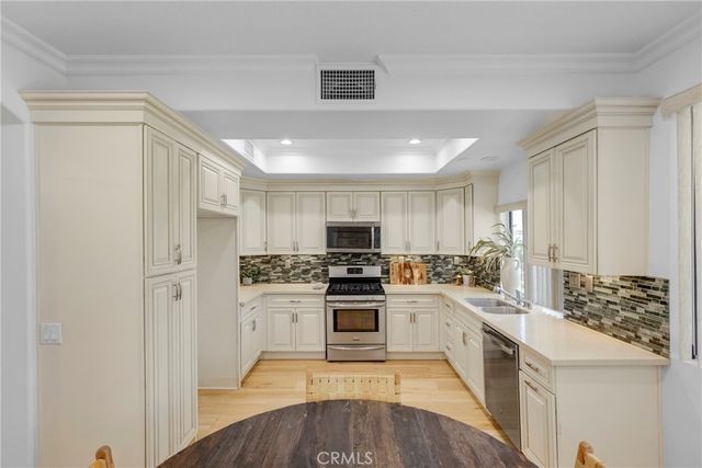 19784 Yosemite Circle, Porter Ranch, CA 91326