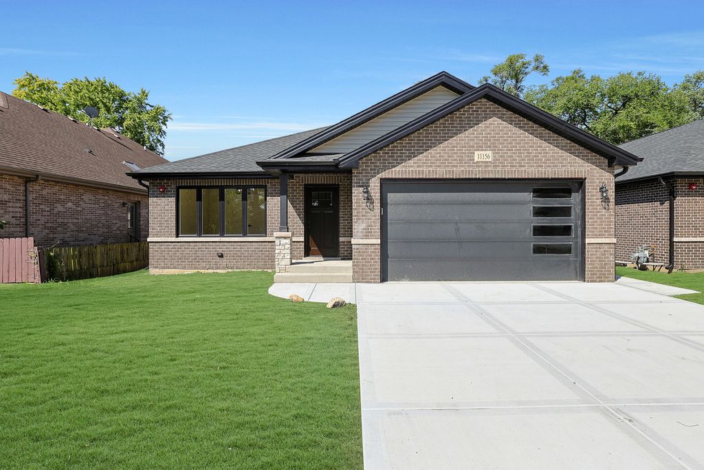 11152 S Lawler Avenue, Alsip, IL 60803