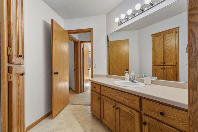 8674 Jody Circle S, Cottage Grove, MN 55016