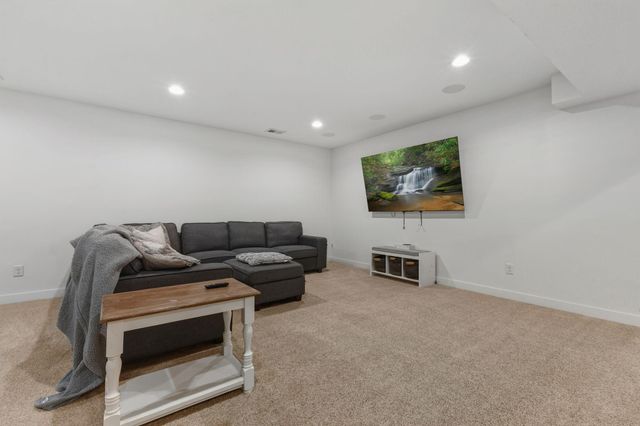 8674 Jody Circle S, Cottage Grove, MN 55016