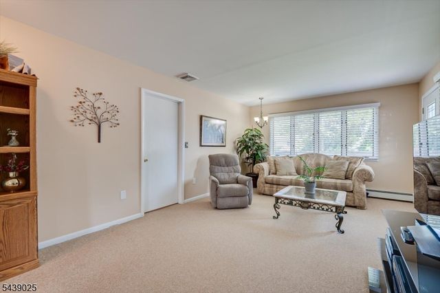 30 Walnut St, Edison Twp., NJ 08817