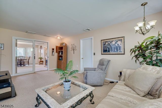 30 Walnut St, Edison Twp., NJ 08817