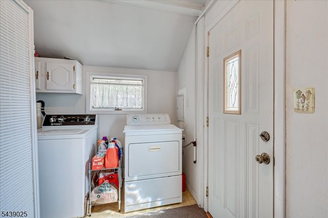 30 Walnut St, Edison Twp., NJ 08817