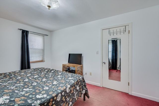 30 Walnut St, Edison Twp., NJ 08817