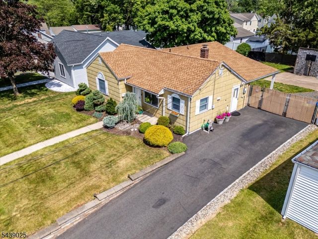 30 Walnut St, Edison Twp., NJ 08817