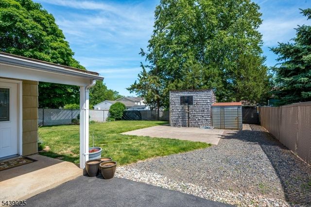 30 Walnut St, Edison Twp., NJ 08817