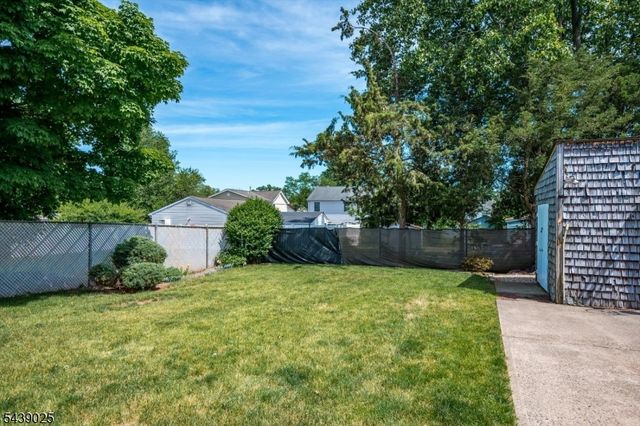 30 Walnut St, Edison Twp., NJ 08817