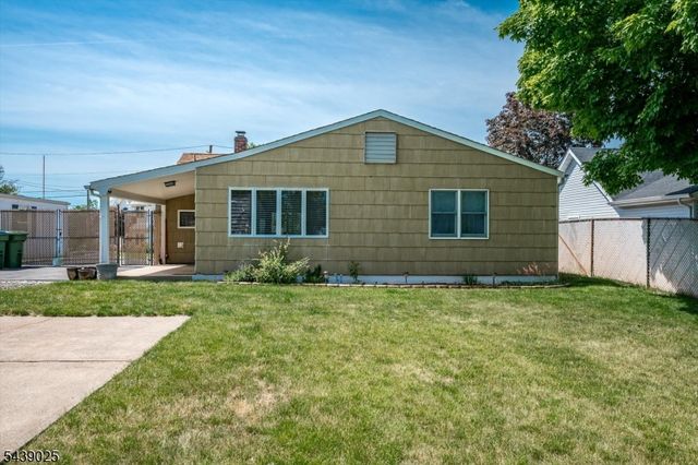 30 Walnut St, Edison Twp., NJ 08817