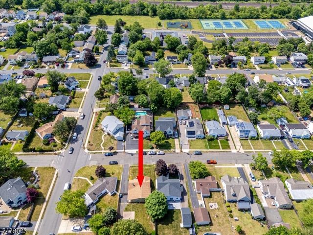 30 Walnut St, Edison Twp., NJ 08817