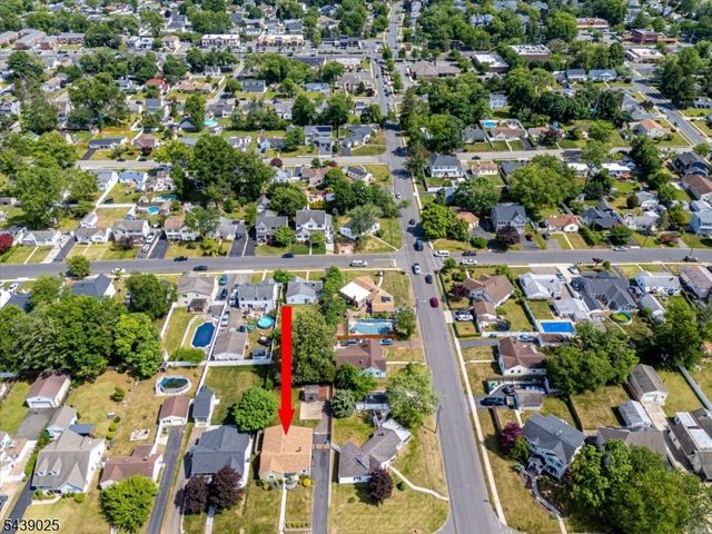30 Walnut St, Edison Twp., NJ 08817