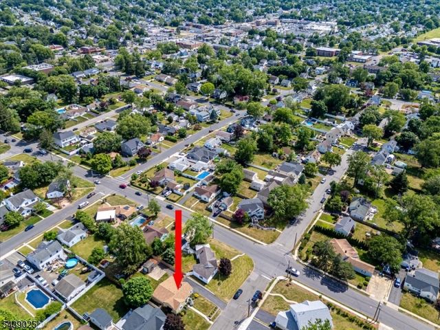 30 Walnut St, Edison Twp., NJ 08817