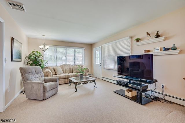 30 Walnut St, Edison Twp., NJ 08817