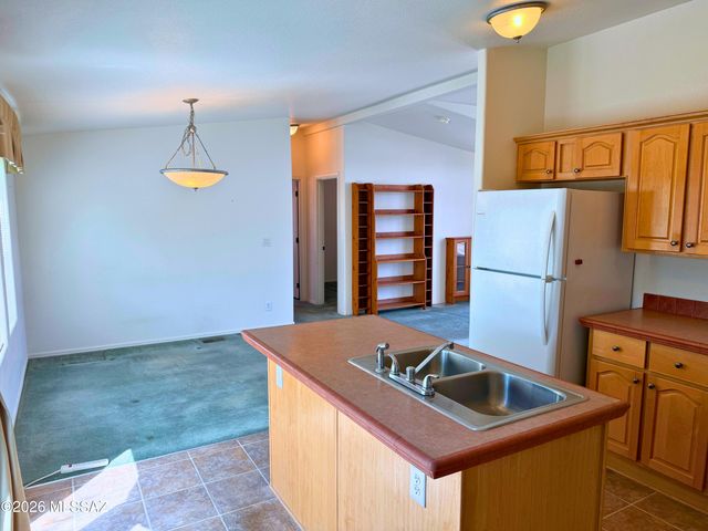 6075 N Van Ark Road, Tucson, AZ 85743