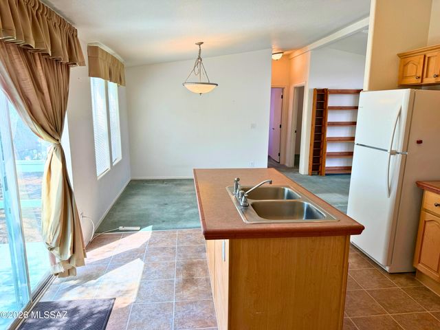 6075 N Van Ark Road, Tucson, AZ 85743