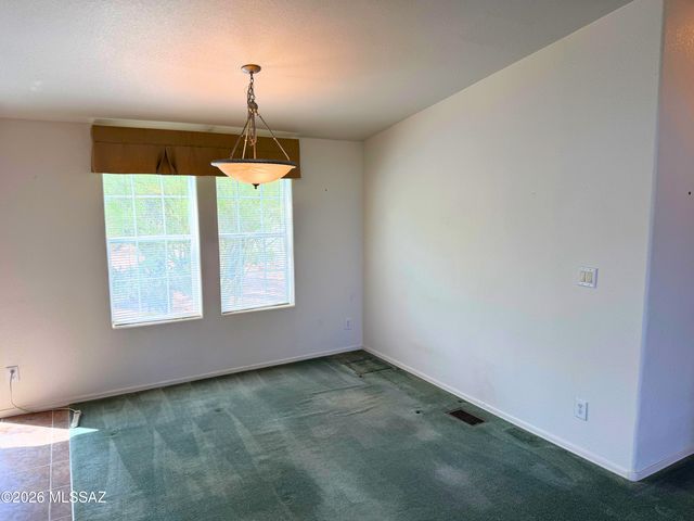 6075 N Van Ark Road, Tucson, AZ 85743