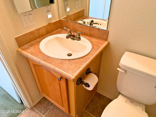 6075 N Van Ark Road, Tucson, AZ 85743