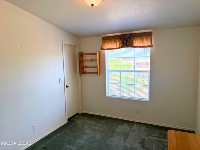 6075 N Van Ark Road, Tucson, AZ 85743